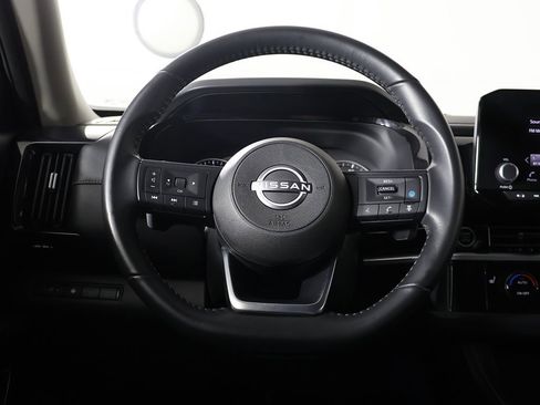 Used 2024 Nissan Pathfinder SV image 37