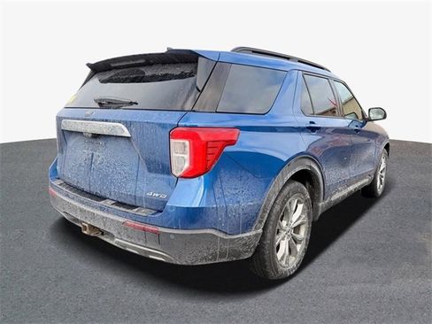 Used 2021 Ford Explorer XLT w/ Equipment Group 202A image 3