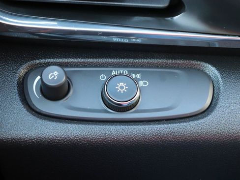 Used 2026 Buick Envista Preferred FWD image 39