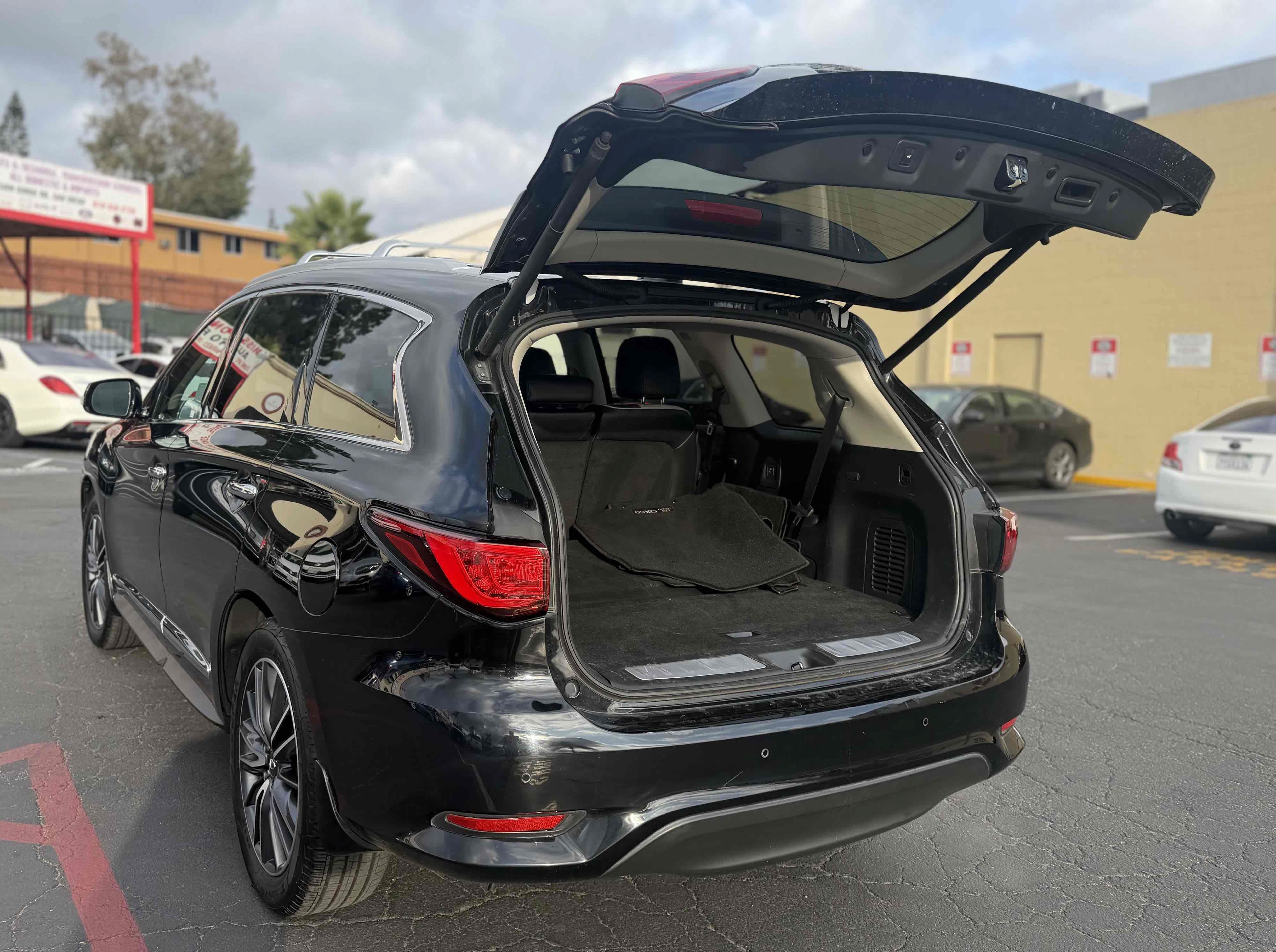Used 2020 INFINITI QX60 Signature Edition FWD image 11