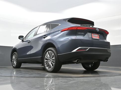 Used 2024 Toyota Venza XLE AWD/4WD image 31