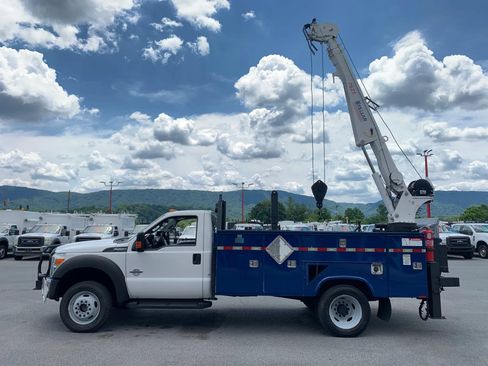 Used 2014 Ford F550 4x4 Regular Cab Super Duty image 40