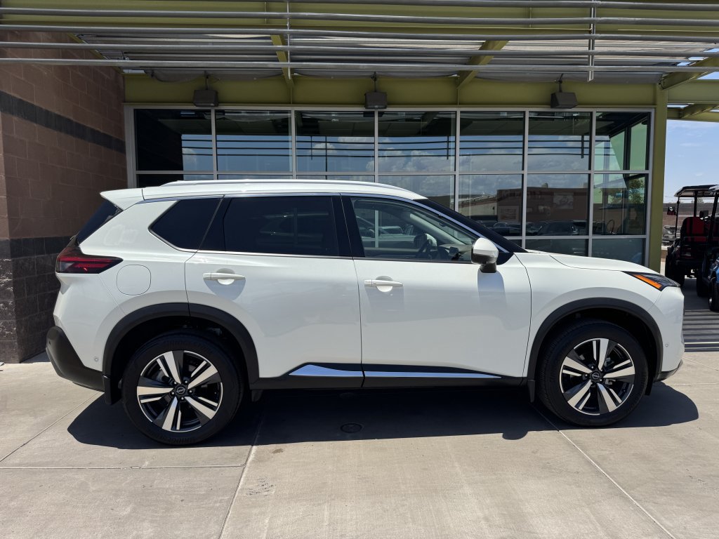 Used 2023 Nissan Rogue SL w/ SL Premium Package FWD image 8