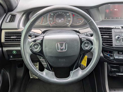 Used 2016 Honda Accord Sport image 21