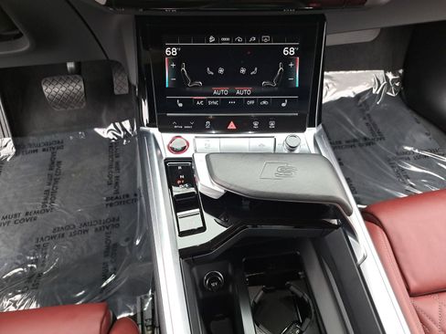 Certified 2023 Audi e-tron S Premium Plus AWD/4WD image 22