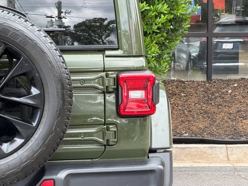 Used 2023 Jeep Wrangler Unlimited Sahara w/ Cold Weather Group AWD/4WD image 16