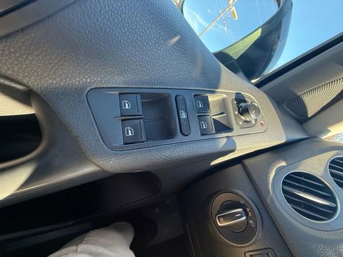 Used 2016 Volkswagen Tiguan S image 25