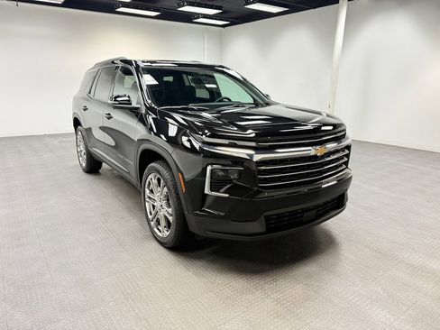 New 2026 Chevrolet Traverse LT w/ Driver Confidence Package image 9