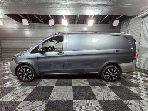 Used 2021 Mercedes-Benz Metris image 9