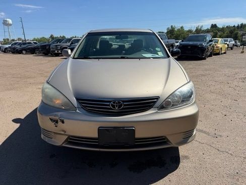 Used 2005 Toyota Camry LE FWD image 8