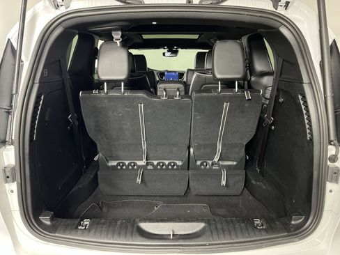 Used 2025 Chrysler Pacifica Limited FWD image 27