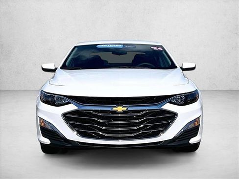 Used 2024 Chevrolet Malibu LS image 2