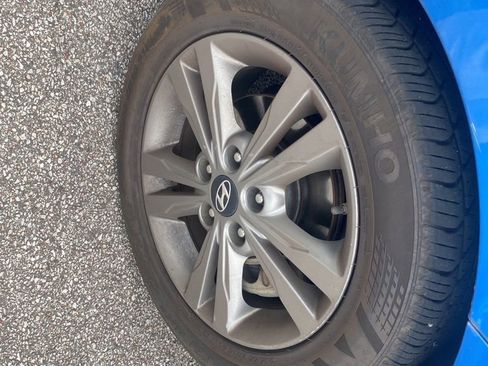 Used 2017 Hyundai Elantra SE FWD image 10