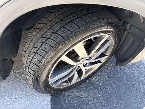 Used 2017 Honda Pilot Touring image 8