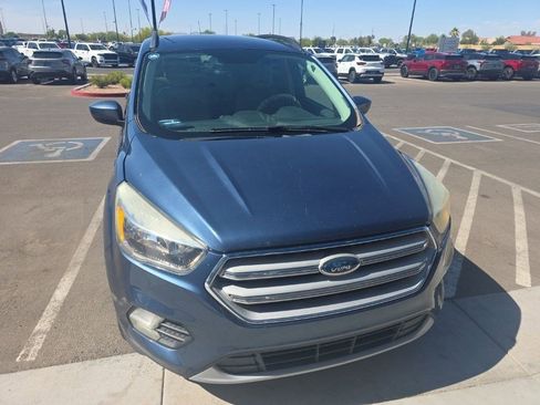 Used 2018 Ford Escape SE FWD image 5
