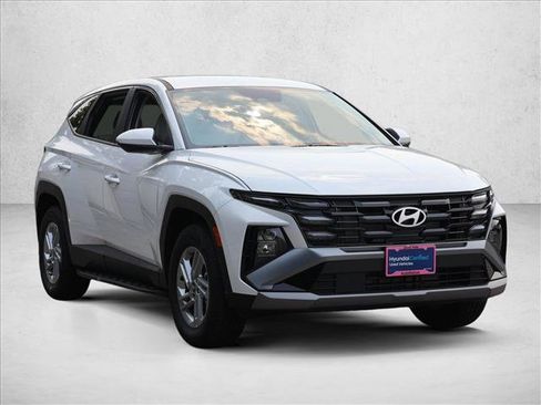 Used 2026 Hyundai Tucson SE AWD/4WD image 3