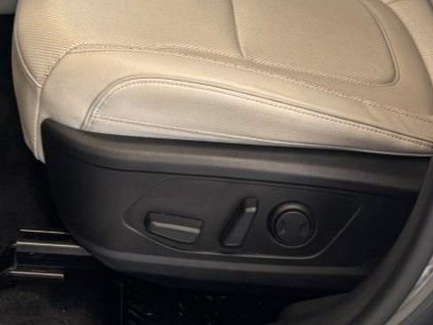 Used 2025 Hyundai Tucson Limited AWD/4WD image 16