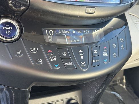Used 2014 Toyota RAV4 EV image 28