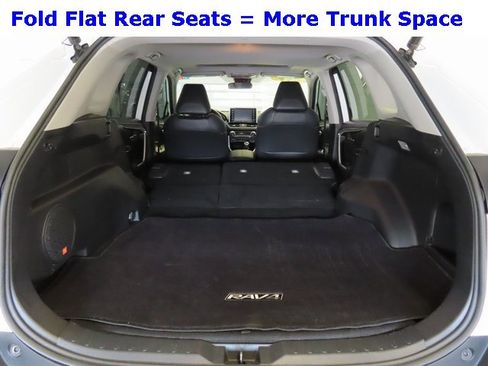 Used 2019 Toyota RAV4 XLE Premium image 34