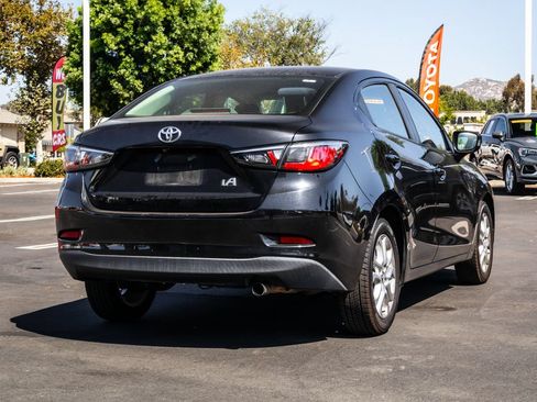 Used 2017 Toyota Yaris iA FWD image 6