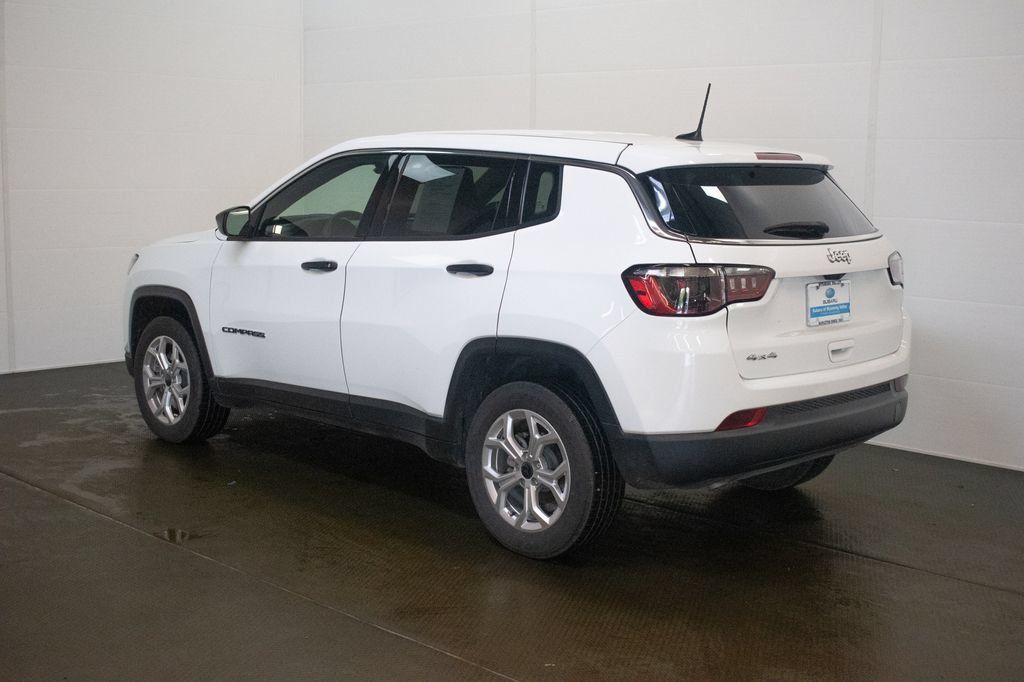 Used 2025 Jeep Compass Sport AWD/4WD image 6