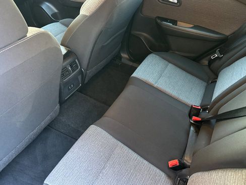 Used 2023 Nissan Rogue SV image 12