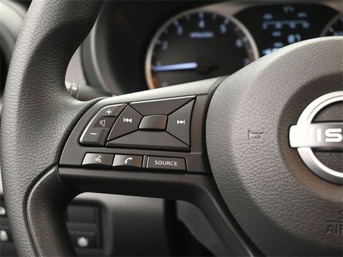 New 2025 Nissan Kicks Play S image 28