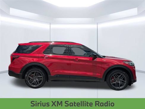 Used 2025 Ford Explorer ST-Line w/ Premium Package AWD/4WD image 8