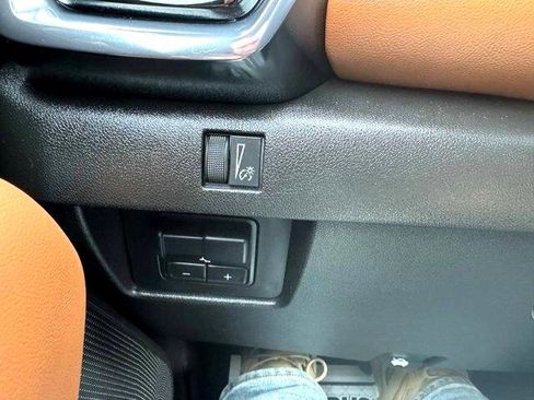 Used 2023 GMC Canyon AT4 w/ AT4 Premium Package image 11