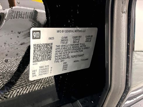 Used 2025 Chevrolet Suburban High Country image 35