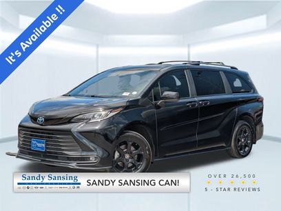 Used 2025 Toyota Sienna XLE Woodland Edition