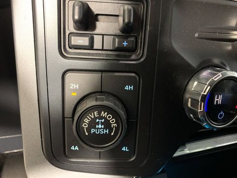 Used 2021 Ford F150 Lariat w/ Equipment Group 502A High image 27