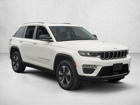 Used 2023 Jeep Grand Cherokee 4WD 4xe w/ Luxury Tech Group II image 3