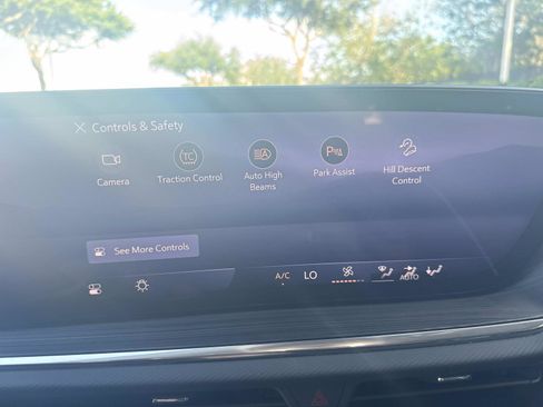 Used 2025 Buick Envision Preferred AWD/4WD image 19