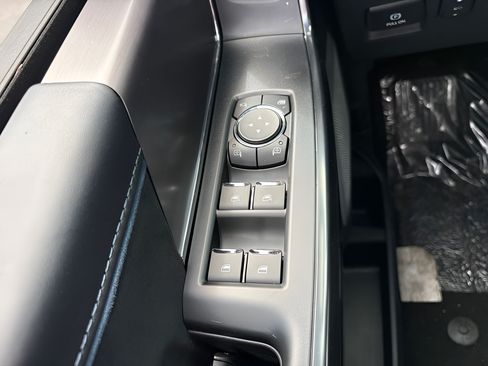 Used 2025 Ford F150 Platinum w/ Equipment Group 702A High AWD/4WD image 26