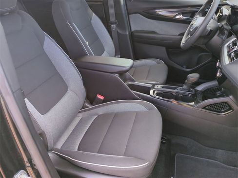 Used 2024 Chevrolet TrailBlazer LT w/ Driver Confidence Package image 26