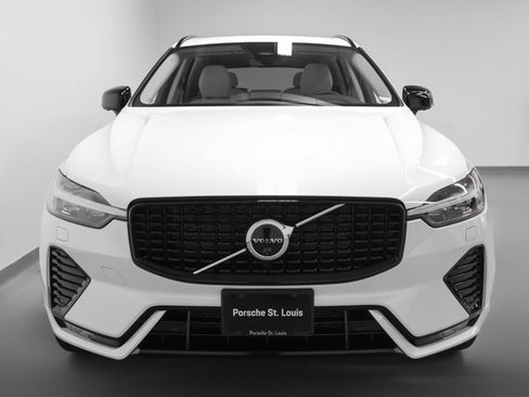 Used 2025 Volvo XC60 B5 Plus w/ Protection Package Premier image 8