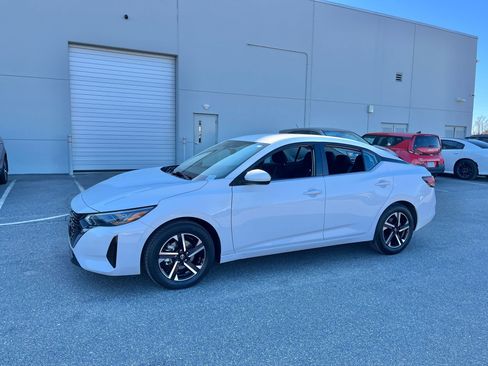 Used 2024 Nissan Sentra SV image 14