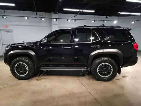 Used 2025 Toyota 4Runner TRD Off-Road image 4