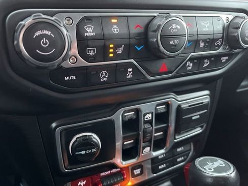 Used 2018 Jeep Wrangler Unlimited Rubicon w/ Safety Group image 16