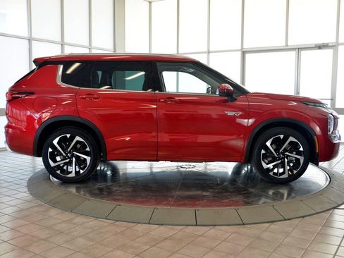 Used 2023 Mitsubishi Outlander SEL image 9