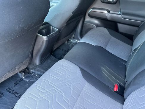 Used 2021 Toyota Tacoma TRD Sport w/ Technology Package image 15