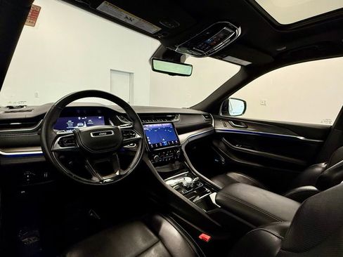 Used 2022 Jeep Grand Cherokee L Overland w/ Advanced Protech Group III image 29