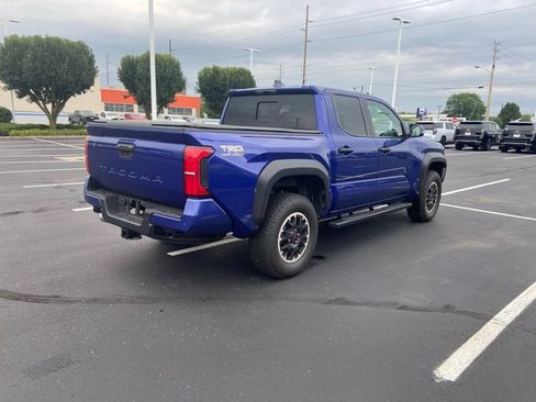 Used 2025 Toyota Tacoma TRD Off-Road w/ TRD Off Road Upgrade Package AWD/4WD image 7