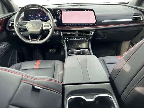 Certified 2024 Chevrolet Traverse RS w/ LPO, Floor Liner Package image 4