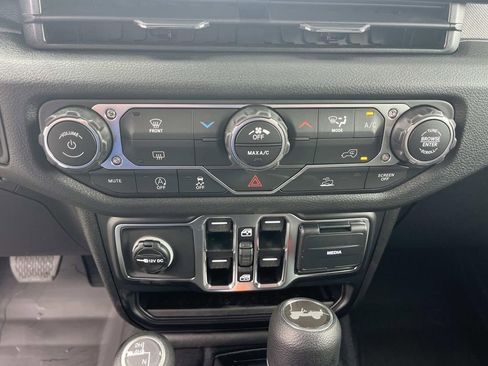 New 2025 Jeep Wrangler Sport S image 23