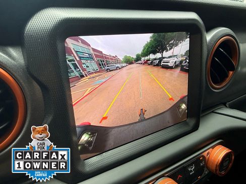 Used 2023 Jeep Gladiator Mojave AWD/4WD image 19