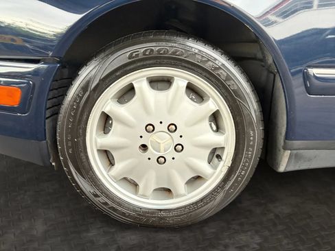 Used 1999 Mercedes-Benz E 320 Sedan image 30
