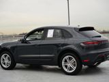 Certified 2025 Porsche Macan image 3