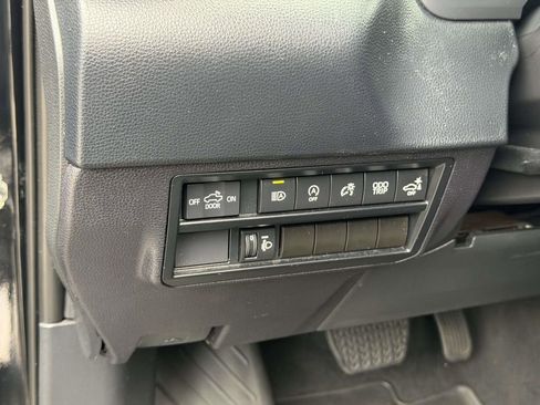 Used 2022 Toyota Tundra SR5 AWD/4WD image 19